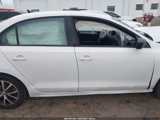 3VWD67AJ5GM221145 Volkswagen Jetta 1.4t Se