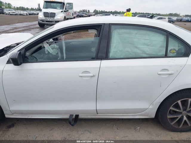 3VWD67AJ5GM221145 Volkswagen Jetta 1.4t Se
