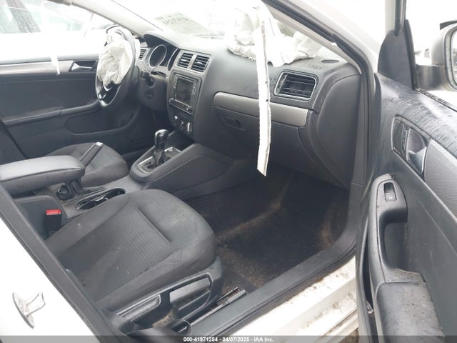 3VWD67AJ5GM221145 Volkswagen Jetta 1.4t Se