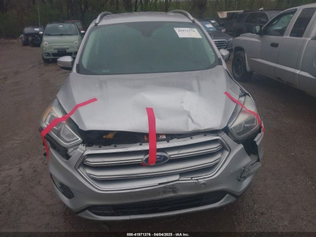 1FMCU0J96HUC21987 Ford Escape Titanium