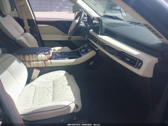 5LM5J9XC4NGL00316 Lincoln Aviator Black Label