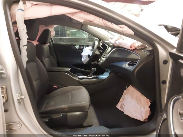 1G1ZE5ST8HF201241 Chevrolet MALIBU 1LT