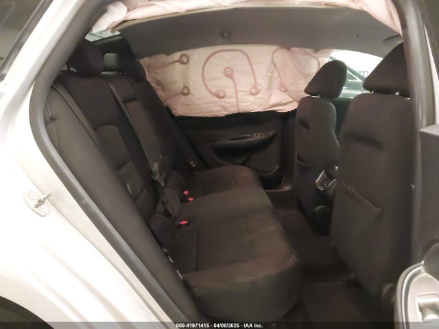 1G1ZE5ST8HF201241 Chevrolet MALIBU 1LT