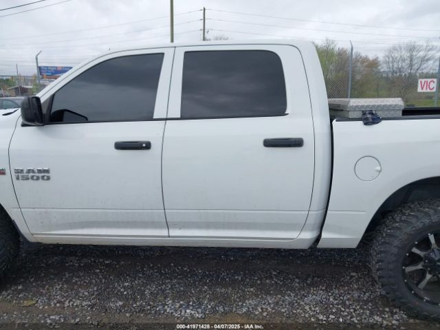 3C6RR7KT2HG618335 RAM 1500 Express  4x4 5'7 Box