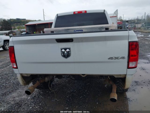 3C6RR7KT2HG618335 RAM 1500 Express  4x4 5'7 Box