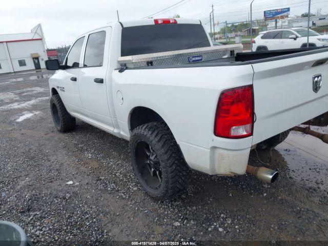 3C6RR7KT2HG618335 RAM 1500 Express  4x4 5'7 Box