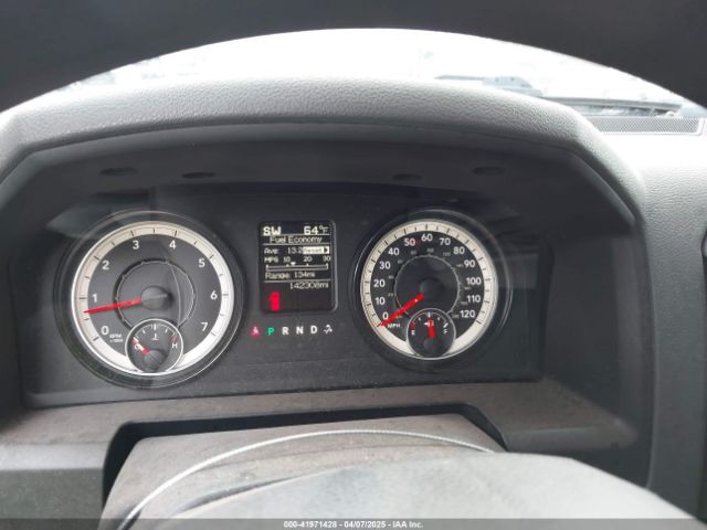 3C6RR7KT2HG618335 RAM 1500 Express  4x4 5'7 Box