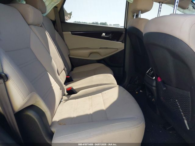 5XYPG4A56LG655600 KIA Sorento 3.3l S