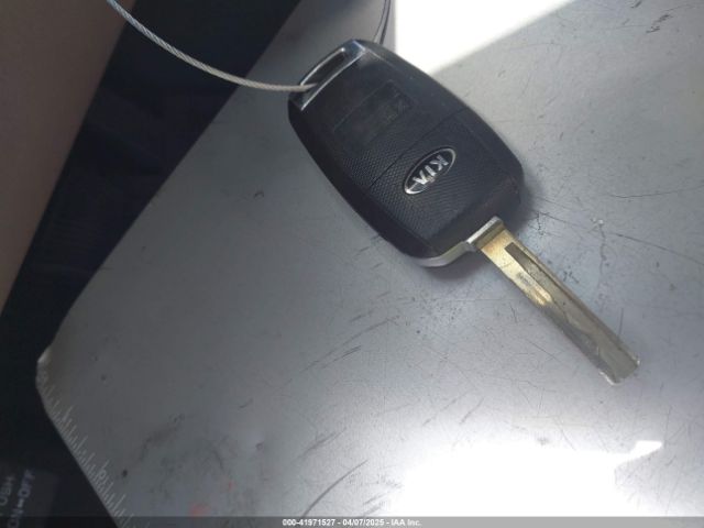 5XYPG4A34HG276651 KIA Sorento 2.4l Lx