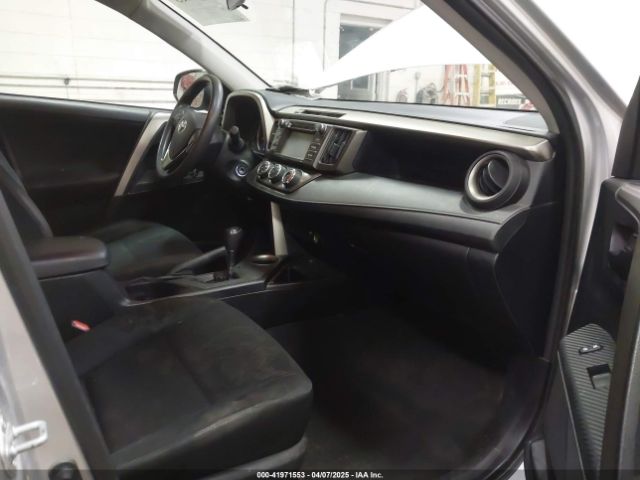 2T3BFREV4FW241127 Toyota RAV4 LE