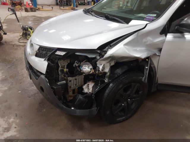 2T3BFREV4FW241127 Toyota RAV4 LE