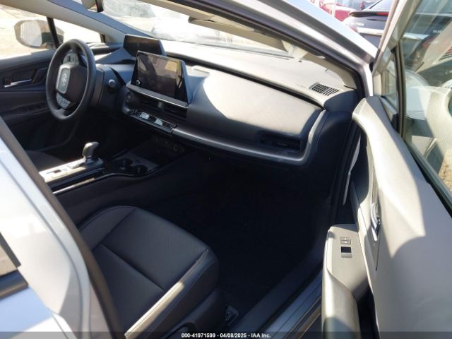 JTDACAAU0R3043106 Toyota PRIUS XLE