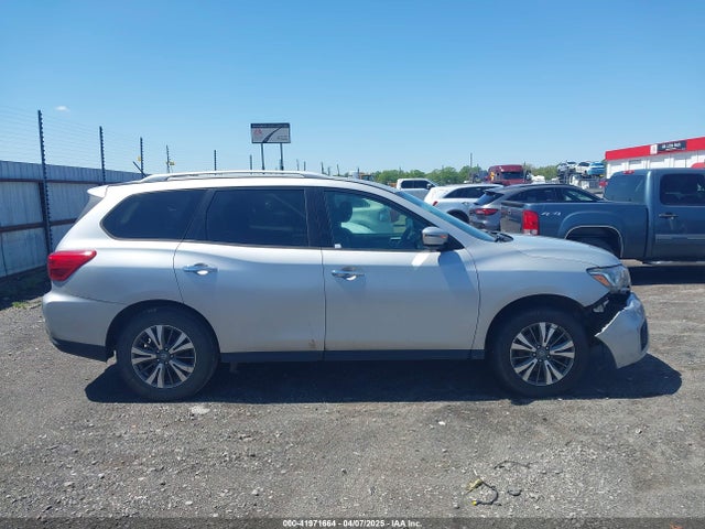5N1DR2MN6JC605063 Nissan Pathfinder Sv