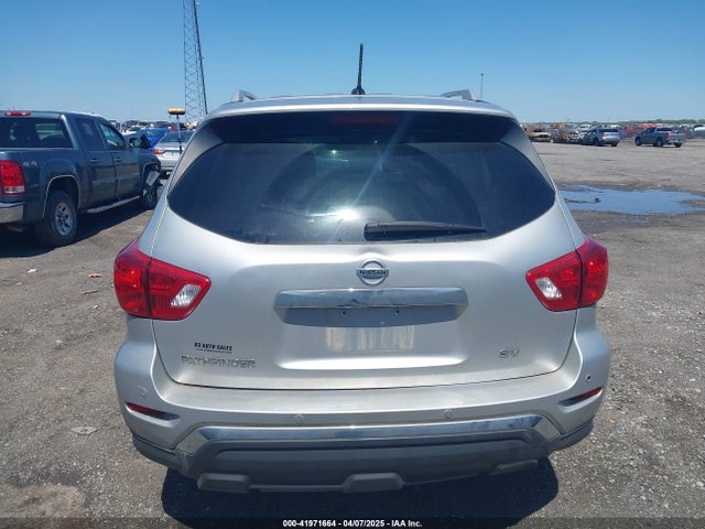 5N1DR2MN6JC605063 Nissan Pathfinder Sv