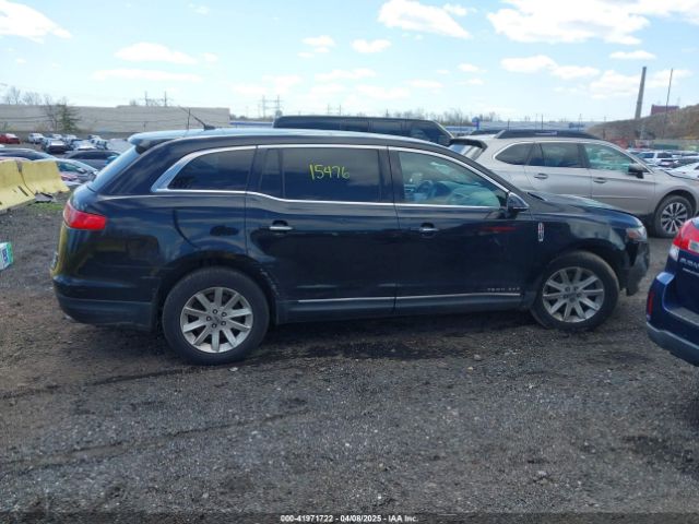2LMHJ5NK7GBL00747 Lincoln Mkt Livery