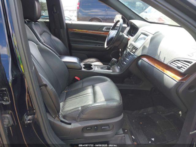 2LMHJ5NK7GBL00747 Lincoln Mkt Livery