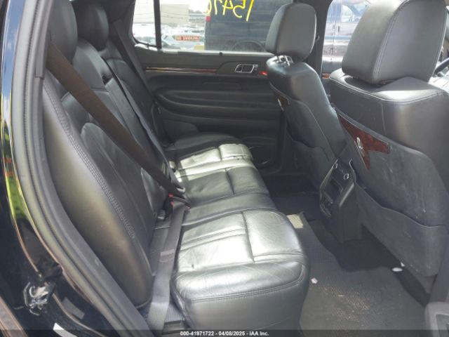 2LMHJ5NK7GBL00747 Lincoln Mkt Livery