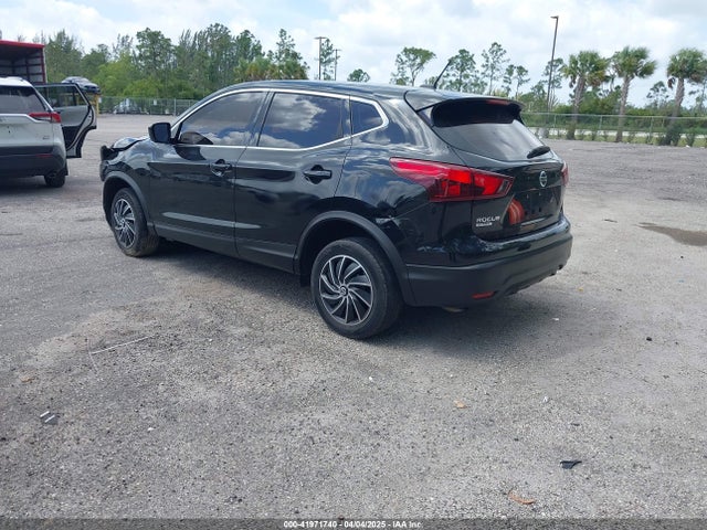 JN1BJ1CP1KW227768 Nissan Rogue Sport S