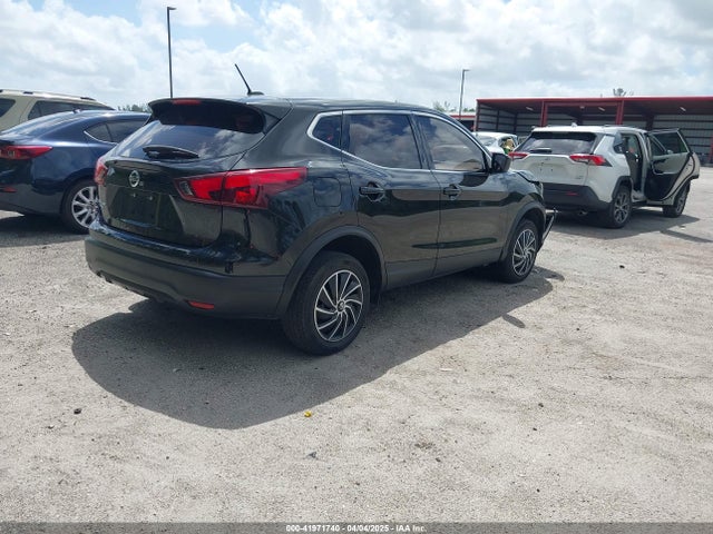 JN1BJ1CP1KW227768 Nissan Rogue Sport S