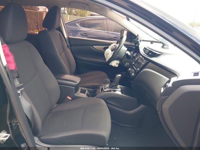 JN1BJ1CP1KW227768 Nissan Rogue Sport S