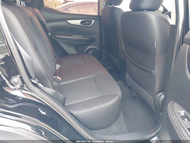 JN1BJ1CP1KW227768 Nissan Rogue Sport S