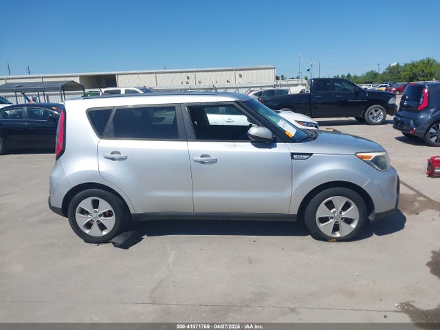 KIA Soul 2015 KNDJN2A23F7755869 Image 13