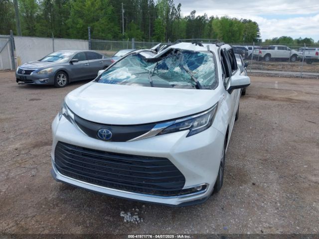 5TDYRKECXPS153791 Toyota SIENNA XLE