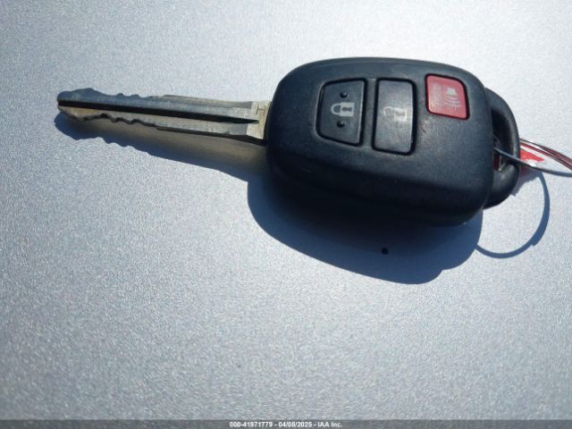 JTDKDTB32F1092818 Toyota Prius C Two