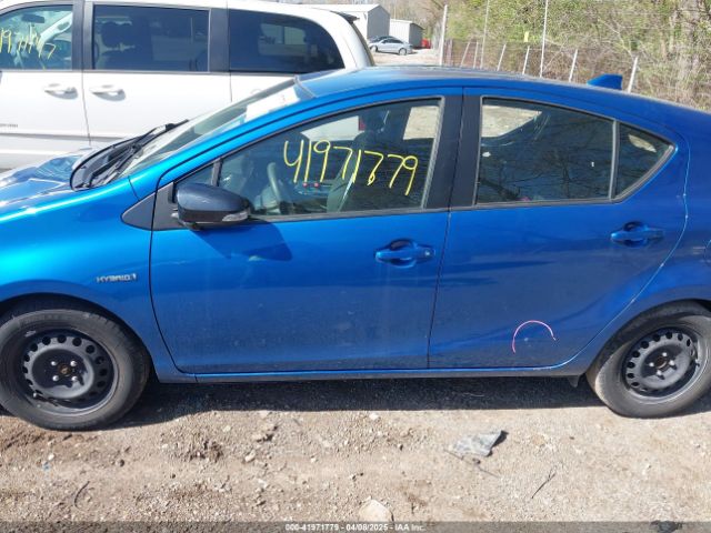JTDKDTB32F1092818 Toyota Prius C Two