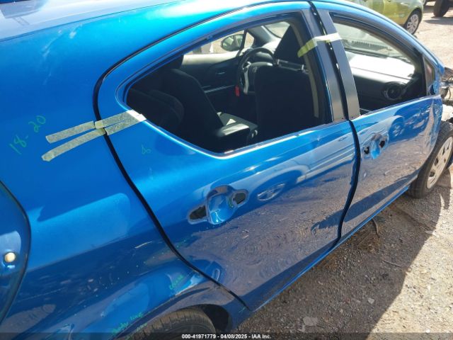 JTDKDTB32F1092818 Toyota Prius C Two