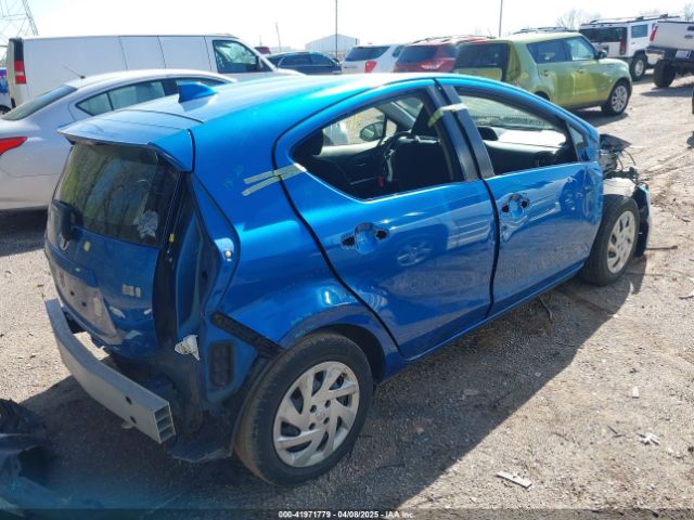 JTDKDTB32F1092818 Toyota Prius C Two