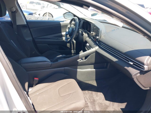 KMHLM4AG9PU437580 Hyundai ELANTRA SEL