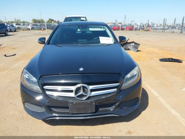 55SWF4JB2GU130324 Mercedes-Benz C 300 Luxury/sport