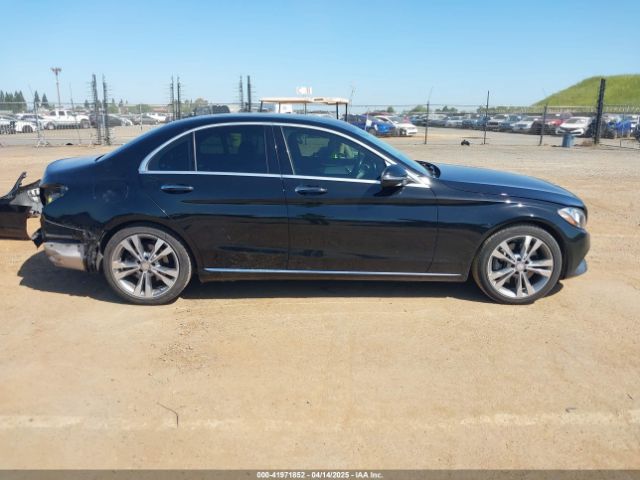 55SWF4JB2GU130324 Mercedes-Benz C 300 Luxury/sport