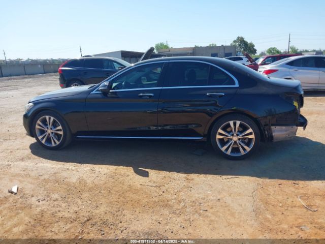 55SWF4JB2GU130324 Mercedes-Benz C 300 Luxury/sport