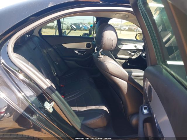 55SWF4JB2GU130324 Mercedes-Benz C 300 Luxury/sport