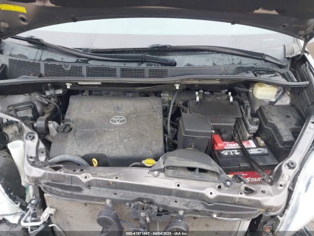 5TDYK3DC8FS651580 Toyota Sienna Xle 8 Passenger