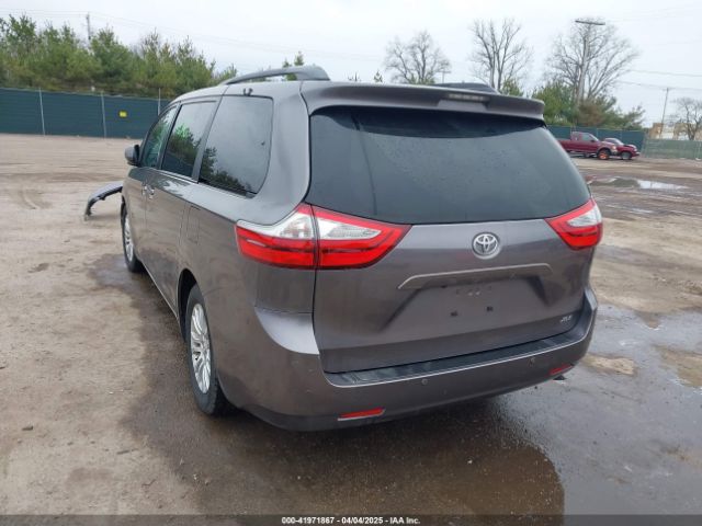 5TDYK3DC8FS651580 Toyota Sienna Xle 8 Passenger