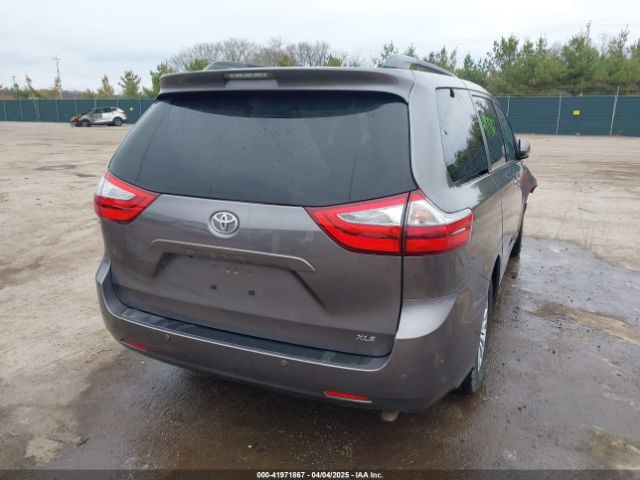 5TDYK3DC8FS651580 Toyota Sienna Xle 8 Passenger