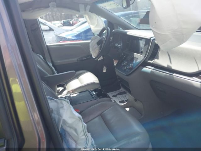 5TDYK3DC8FS651580 Toyota Sienna Xle 8 Passenger