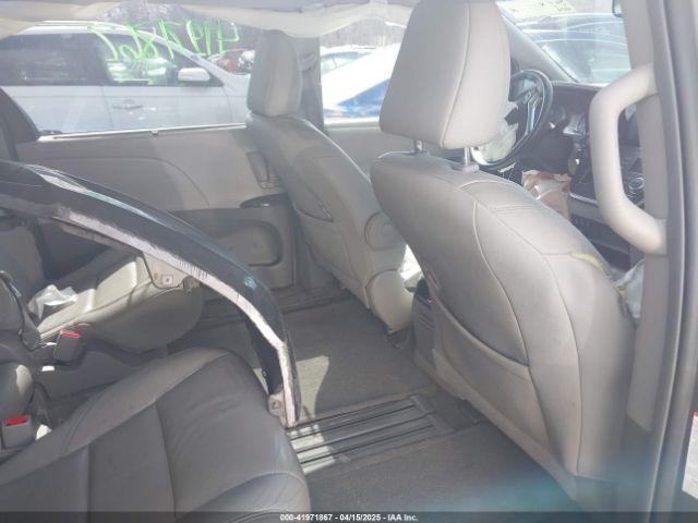 5TDYK3DC8FS651580 Toyota Sienna Xle 8 Passenger