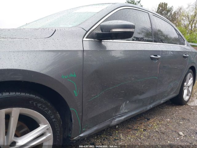 1VWBT7A32EC108205 Volkswagen Passat 1.8t Se