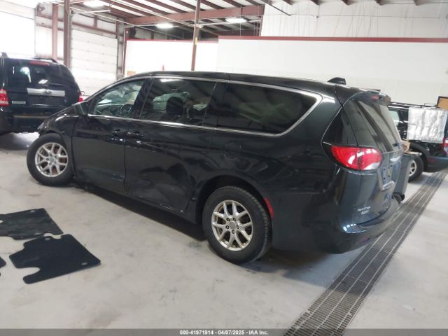 2C4RC1DGXHR585294 Chrysler Pacifica Touring