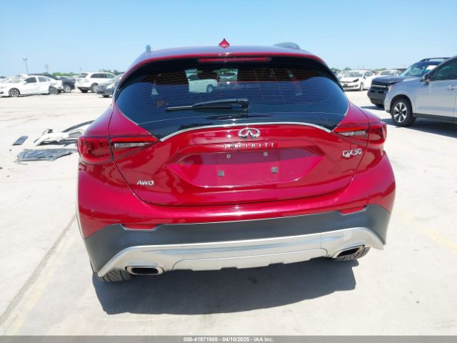SJKCH5CR7JA052036 Infiniti Qx30 Luxury