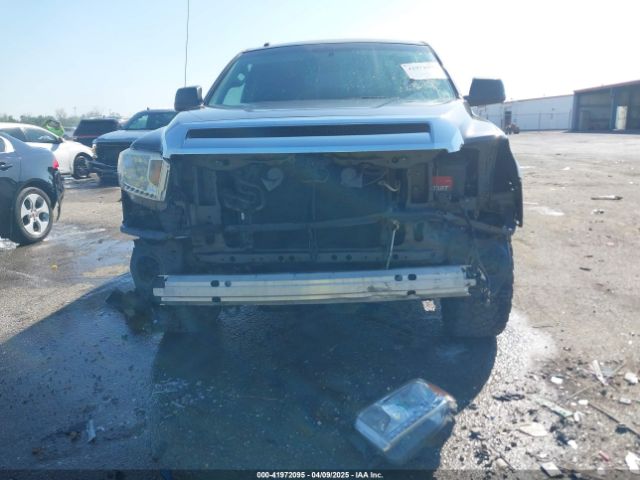 5TFEW5F18HX227330 Toyota Tundra Sr5 5.7l V8