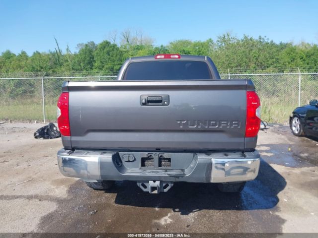 5TFEW5F18HX227330 Toyota Tundra Sr5 5.7l V8