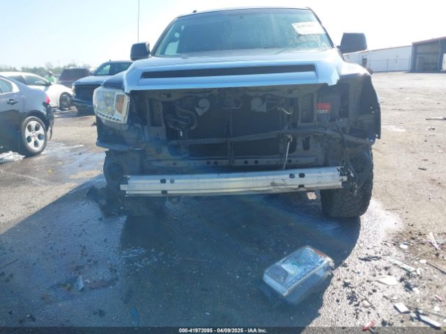 5TFEW5F18HX227330 Toyota Tundra Sr5 5.7l V8
