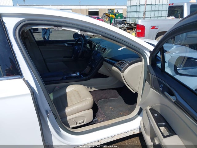 3FA6P0HD2HR326851 Ford FUSION SE