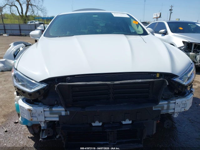 3FA6P0HD2HR326851 Ford FUSION SE