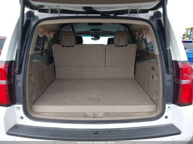 1GNSKHKC6KR300656 Chevrolet Suburban Lt